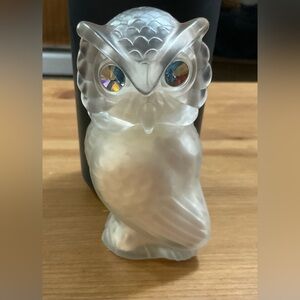 Avon: vintage (70) Collectible Snow Owl “Moonlight” powder frosted sachet 1.25oz